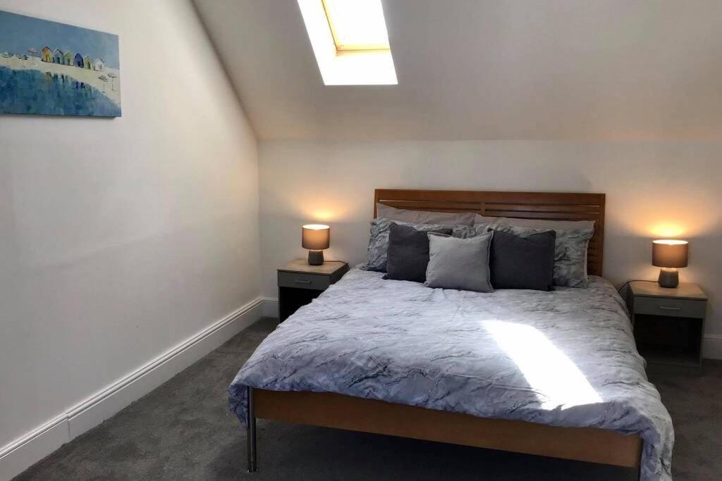 Large 5 Bed 3 Bath House 300 Meters From Beach And Restaurants New Quay エクステリア 写真