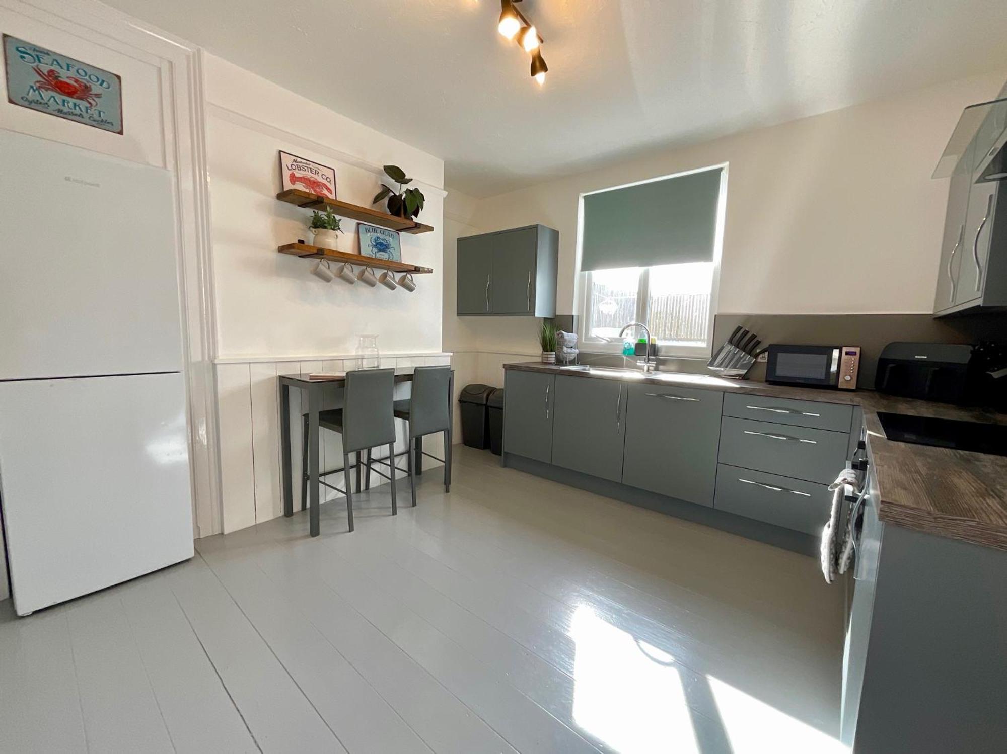 Large 5 Bed 3 Bath House 300 Meters From Beach And Restaurants New Quay エクステリア 写真